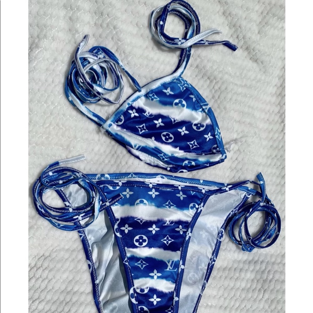 Bathing suit